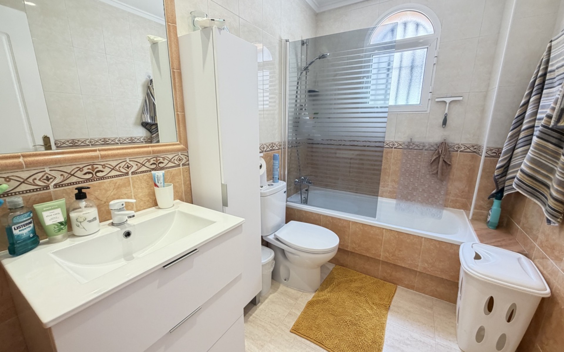 Resale - Townhouse - Villamartin