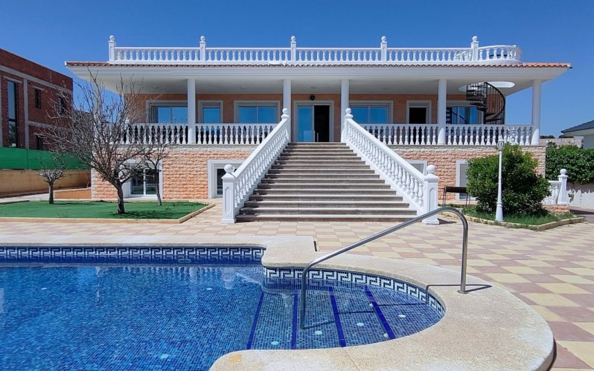 Resale - Villa - Albir