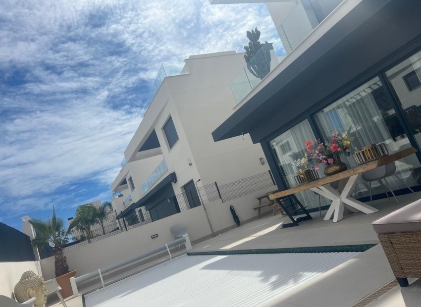 Resale - Villa - Algorfa