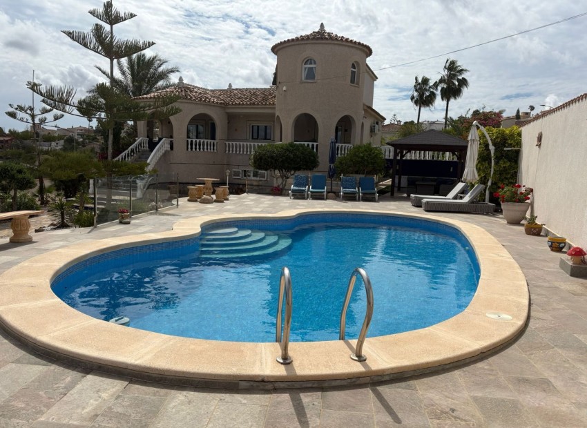 Resale - Villa - Algorfa