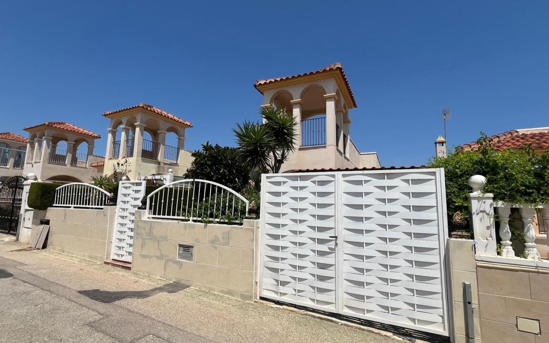 Resale - Villa - Algorfa