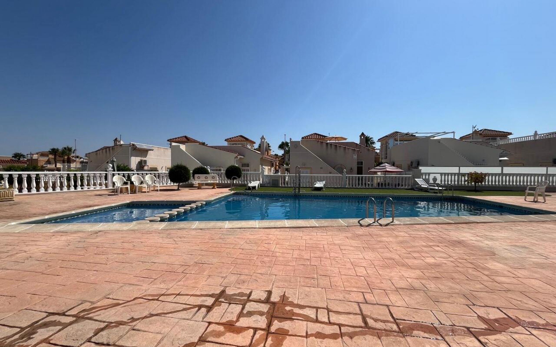 Resale - Villa - Algorfa