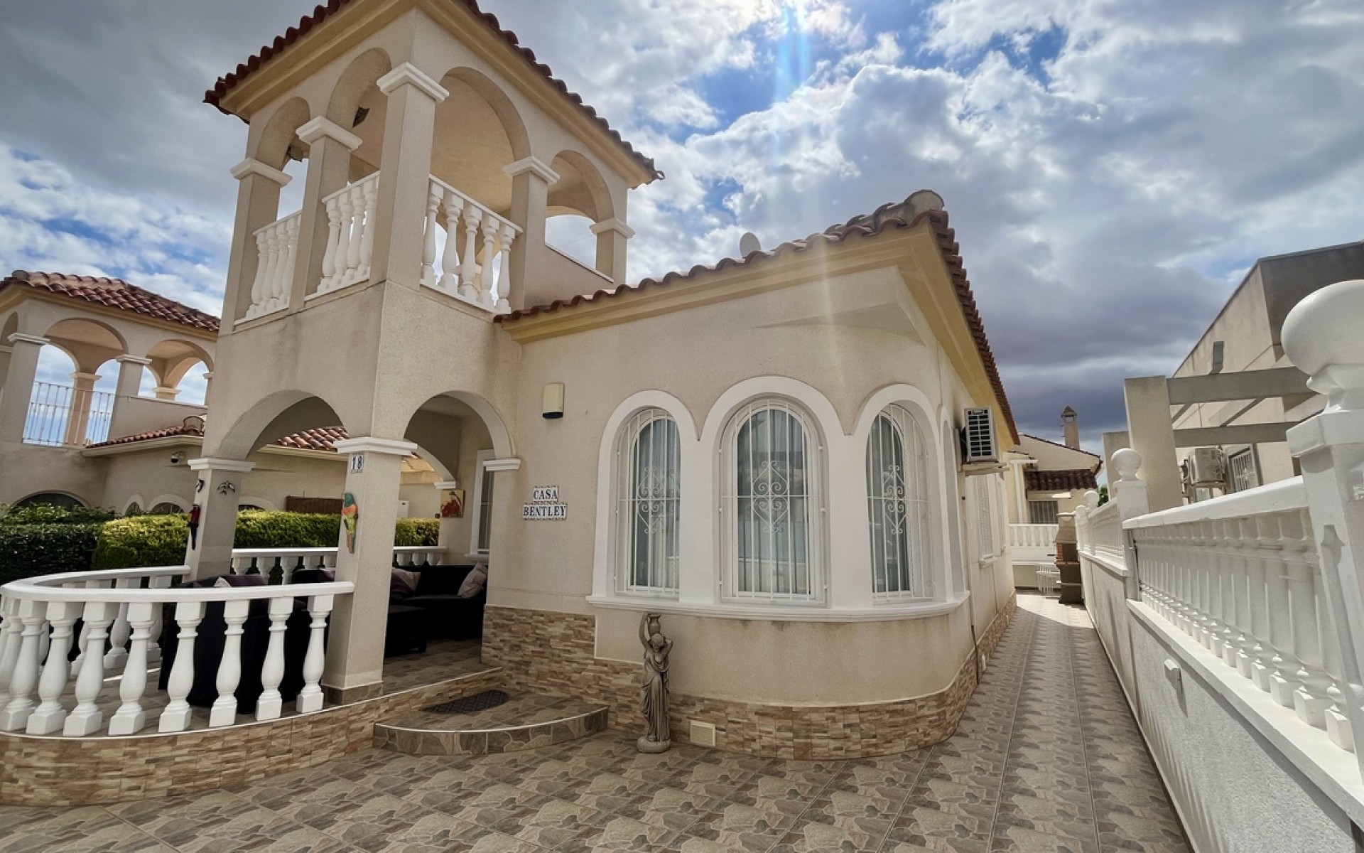 Resale - Villa - Algorfa