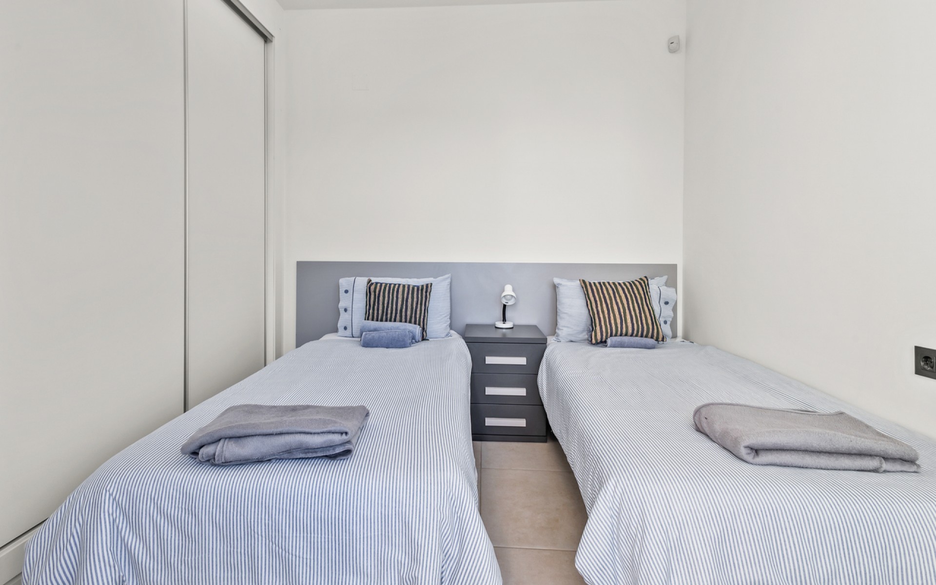 Resale - Villa - Algorfa