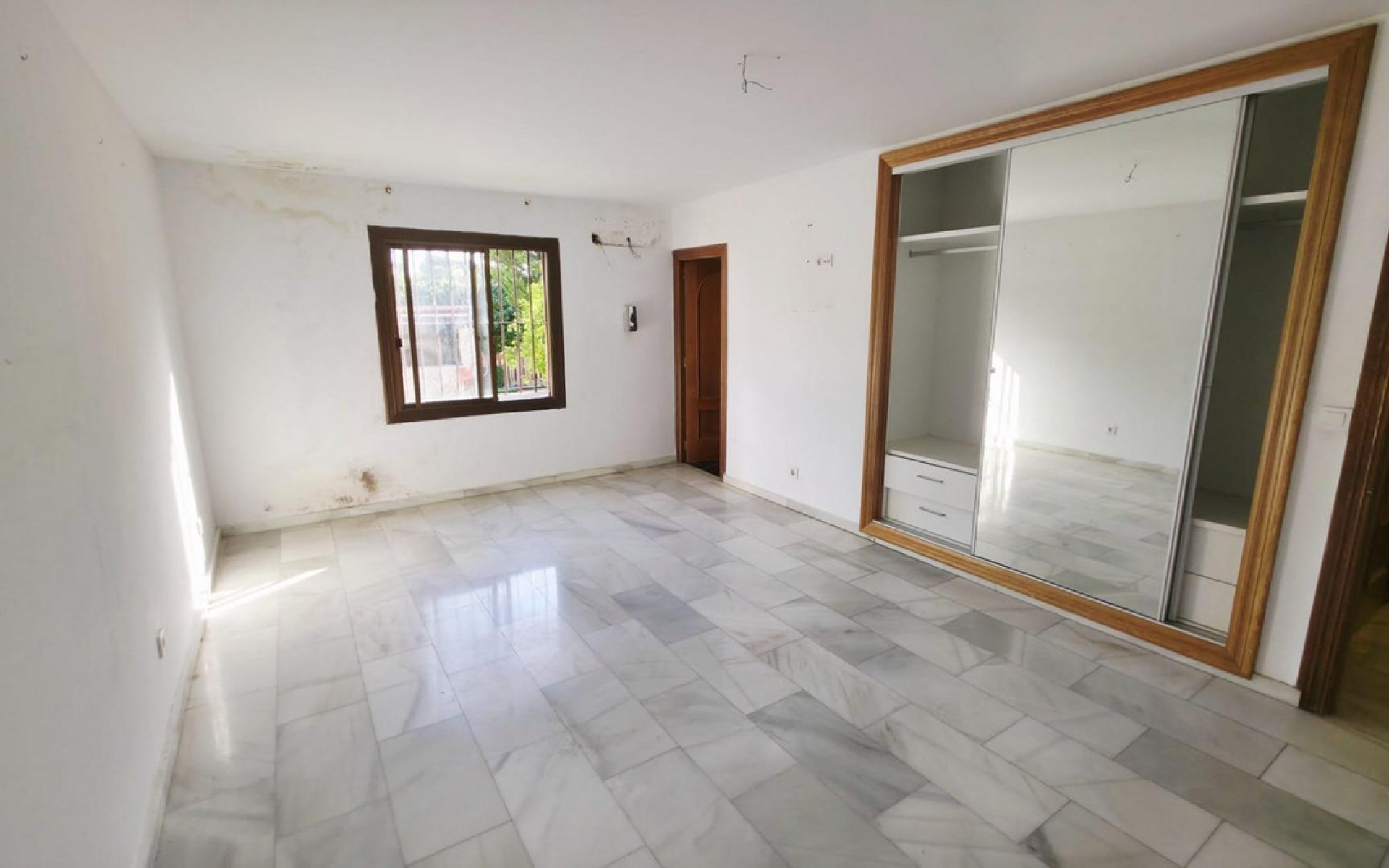 Resale - Villa - Alicante - Alicante Centro