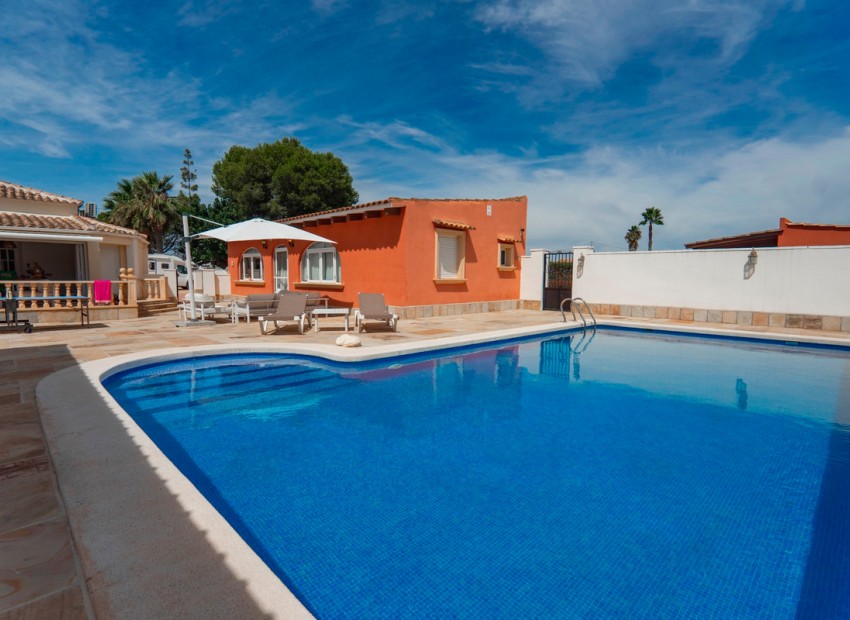 Resale - Villa - Almoradi - Heredades