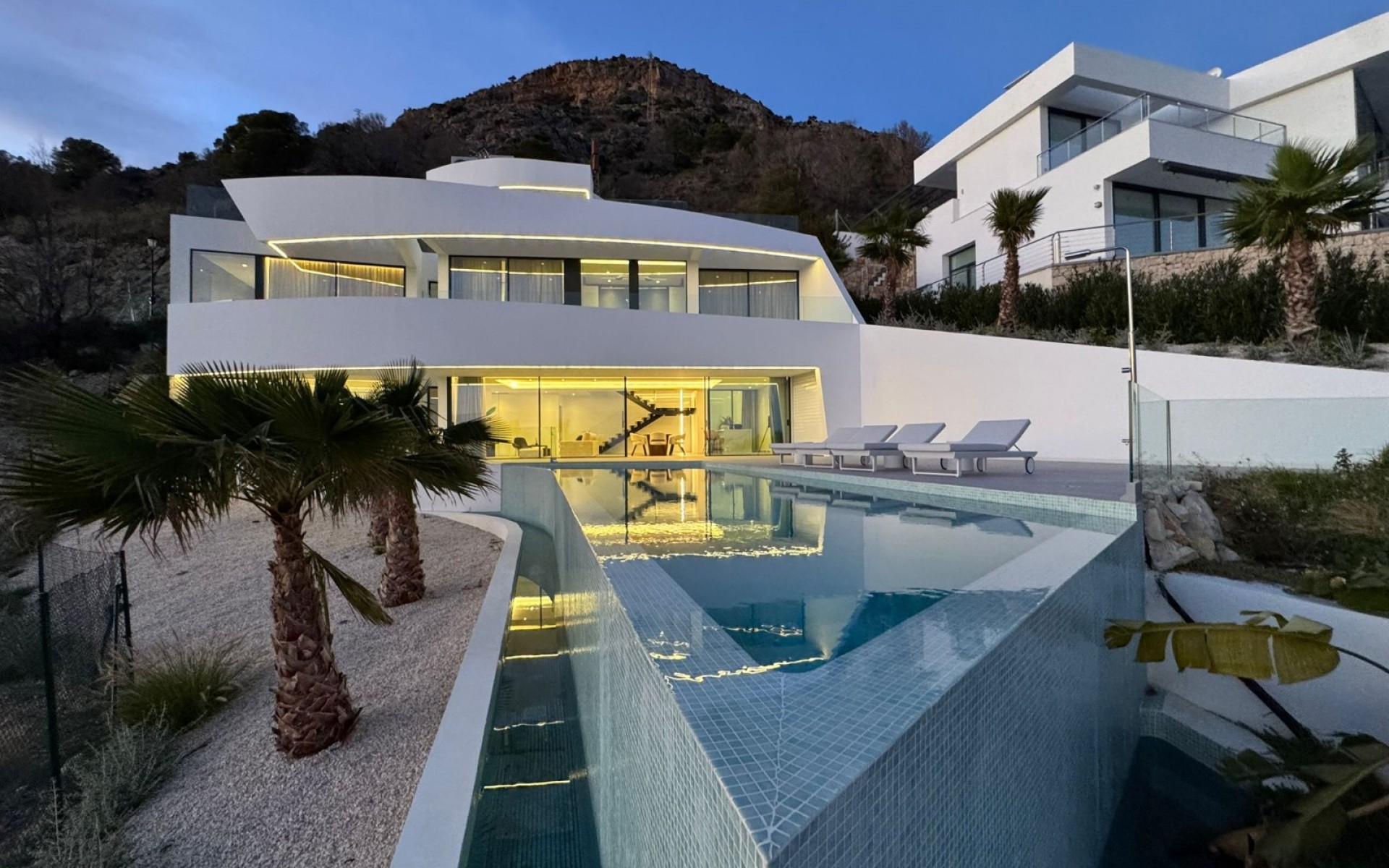 Resale - Villa - Altea