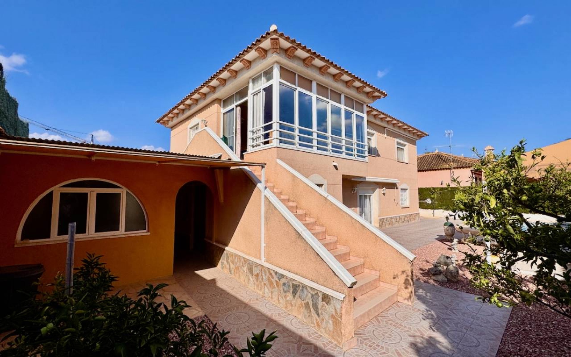 Resale - Villa - Benferri