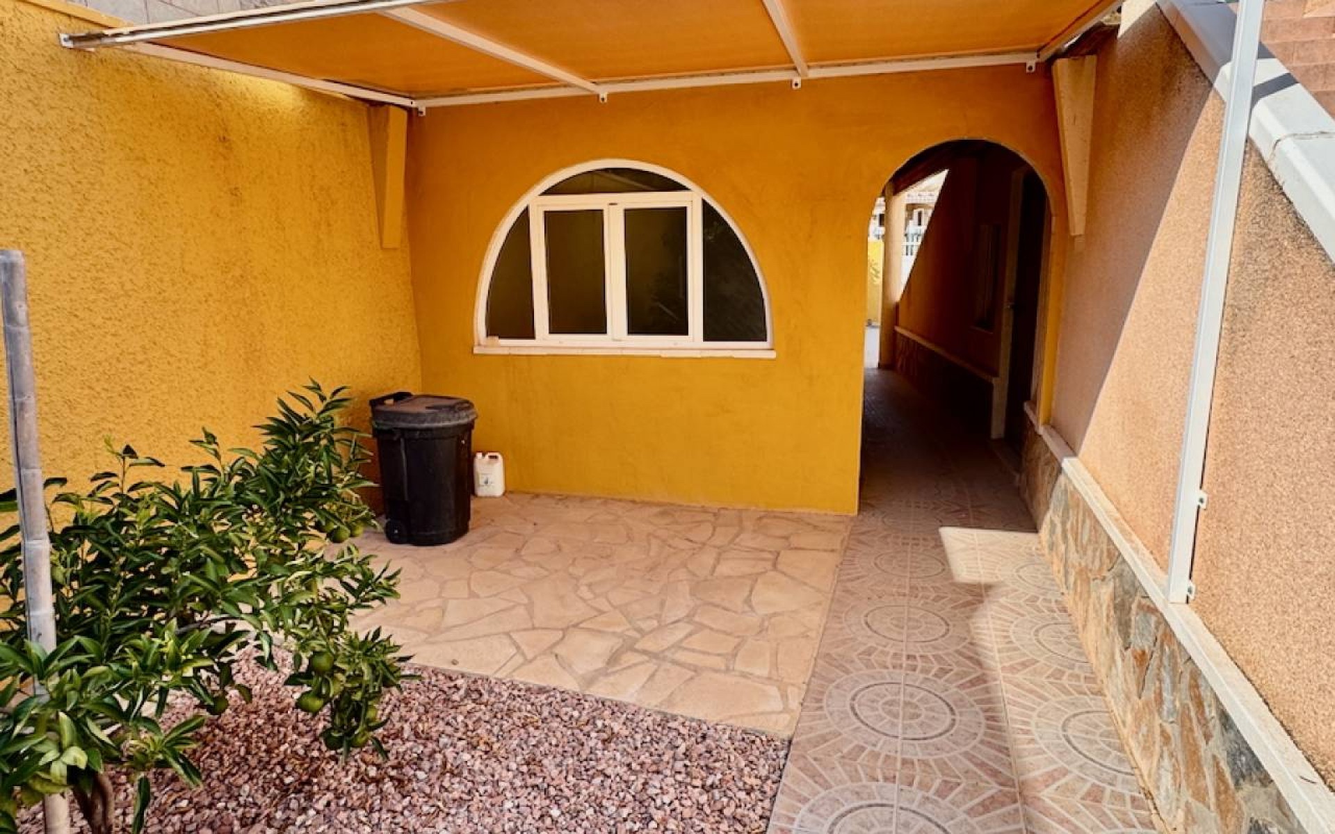 Resale - Villa - Benferri