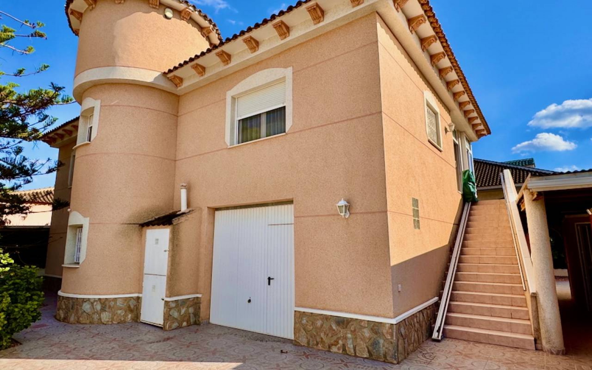 Resale - Villa - Benferri