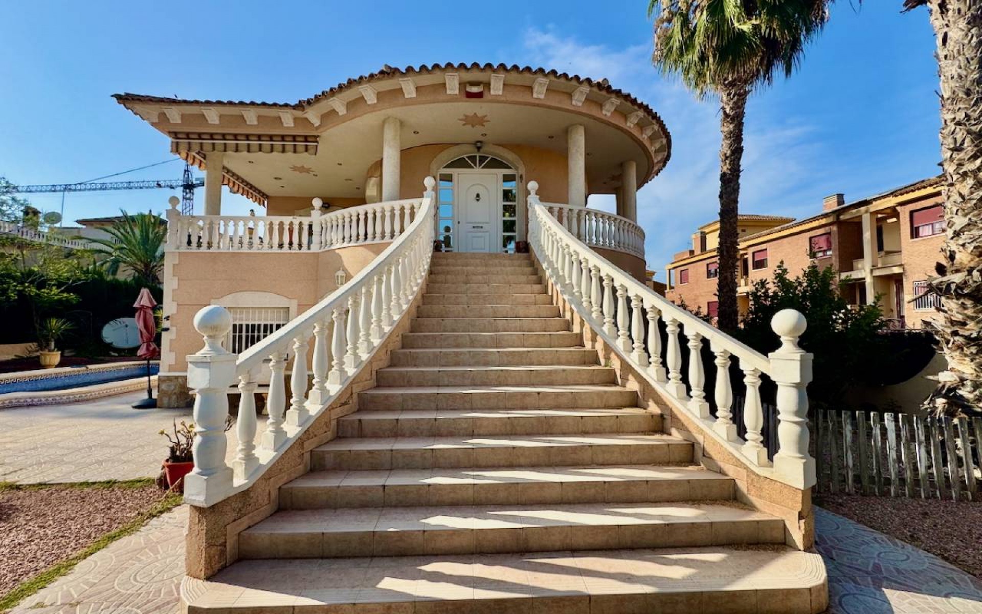 Resale - Villa - Benferri