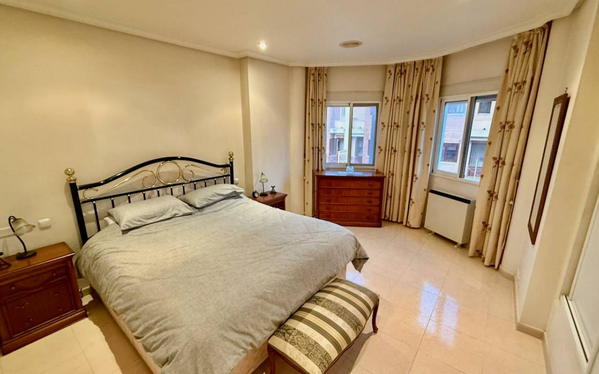 Resale - Villa - Benferri