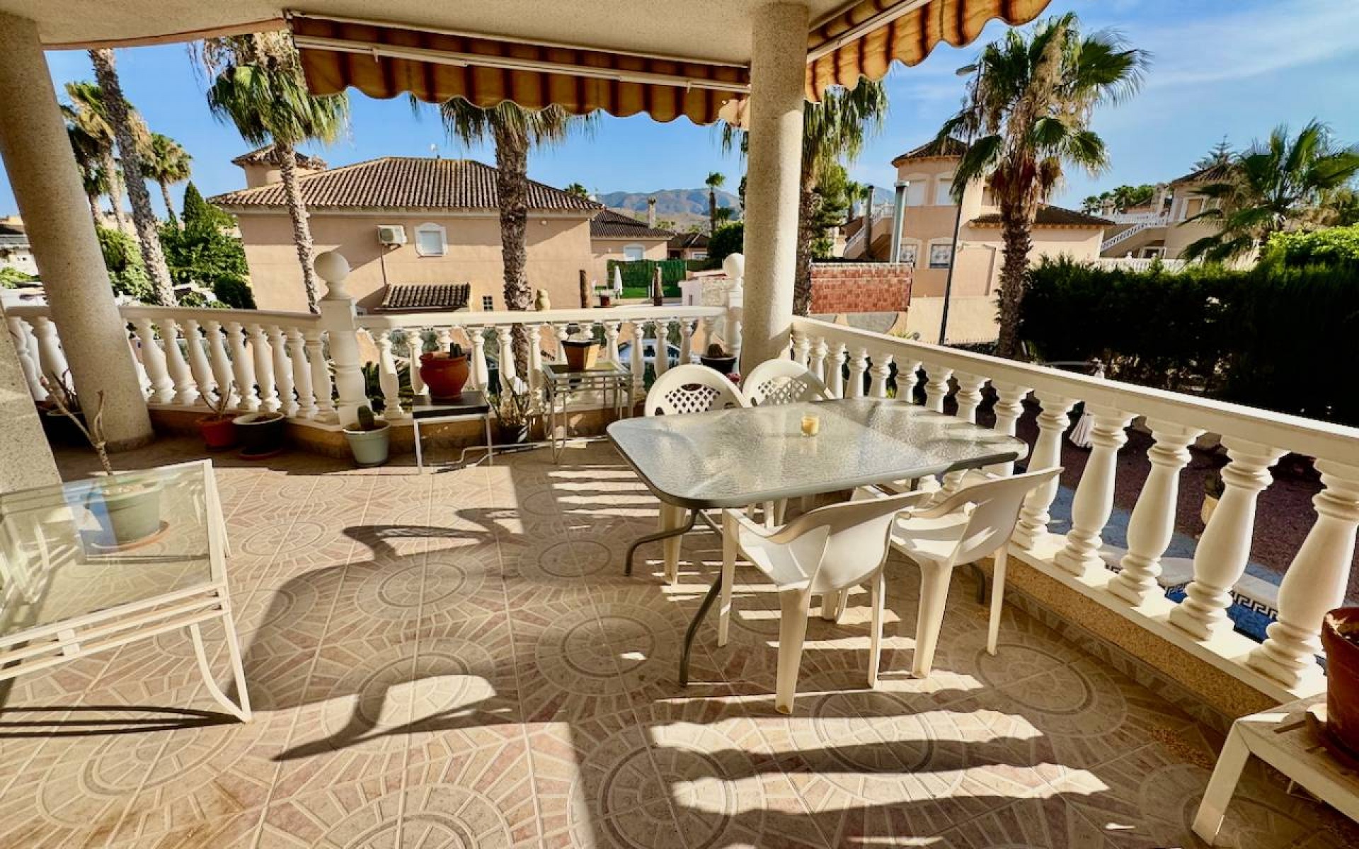 Resale - Villa - Benferri