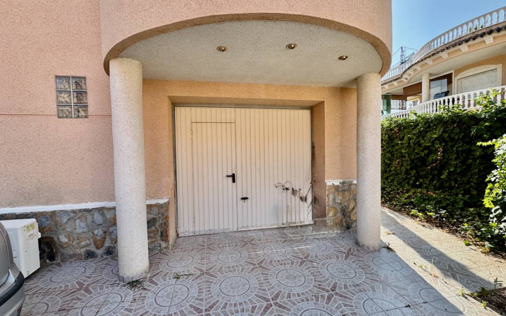 Resale - Villa - Benferri