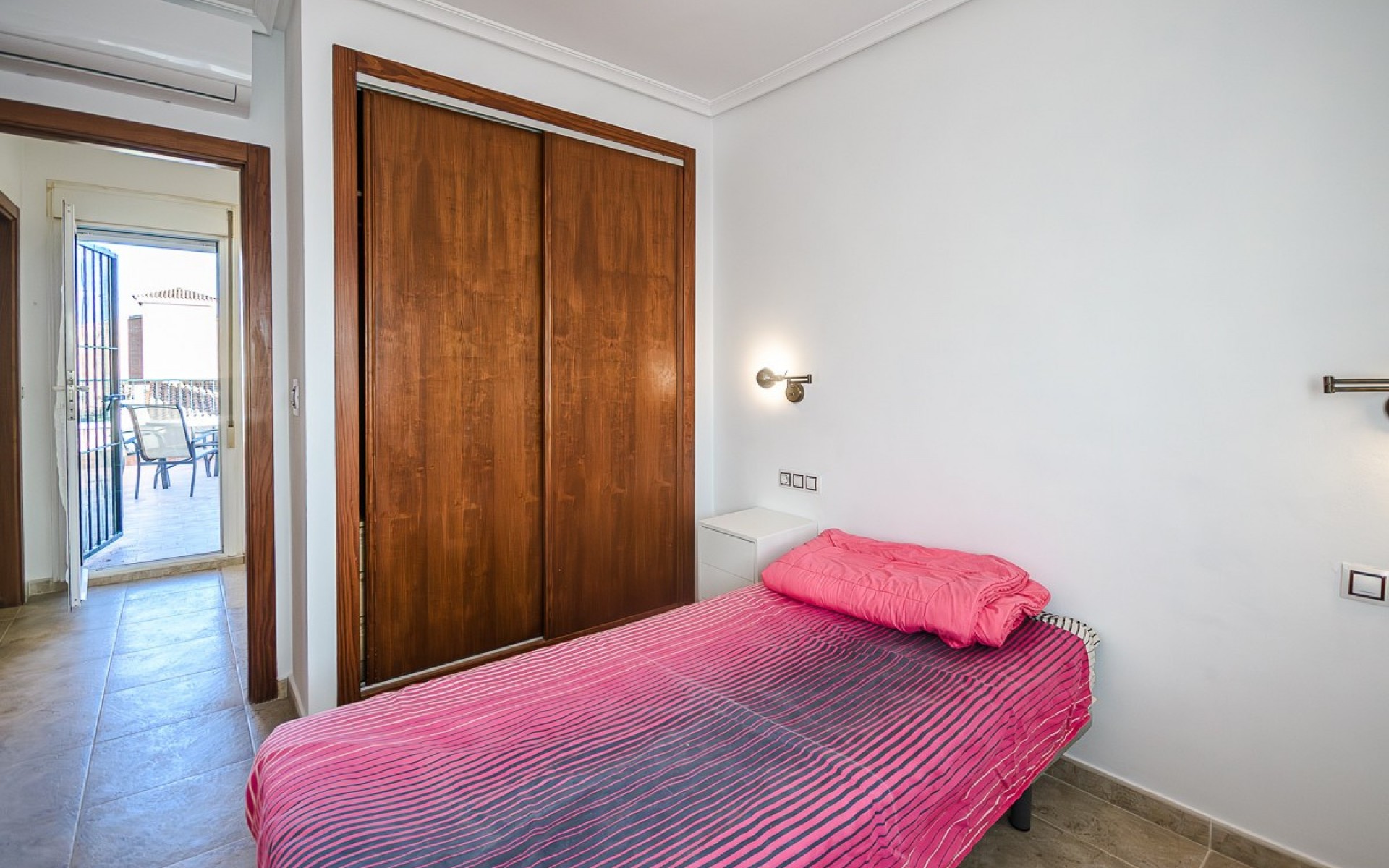 Resale - Villa - Benferri