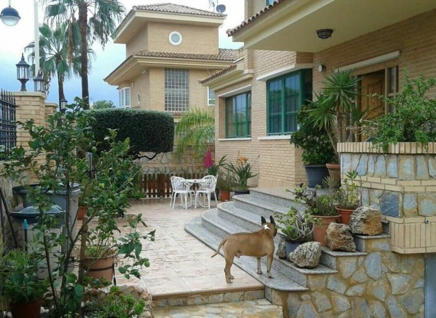 Resale - Villa - Benidorm - Benidorm Centro