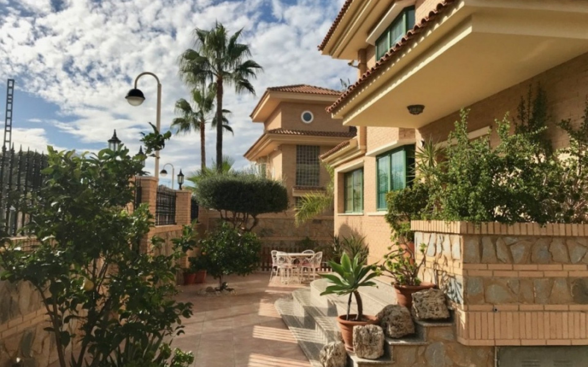 Resale - Villa - Benidorm - Benidorm Centro