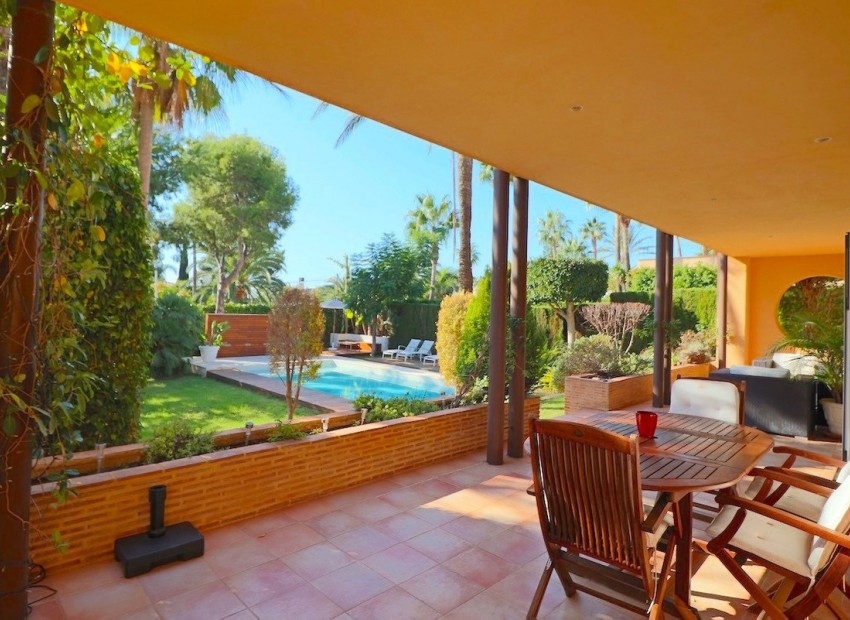 Resale - Villa - Benidorm - Benidorm Centro
