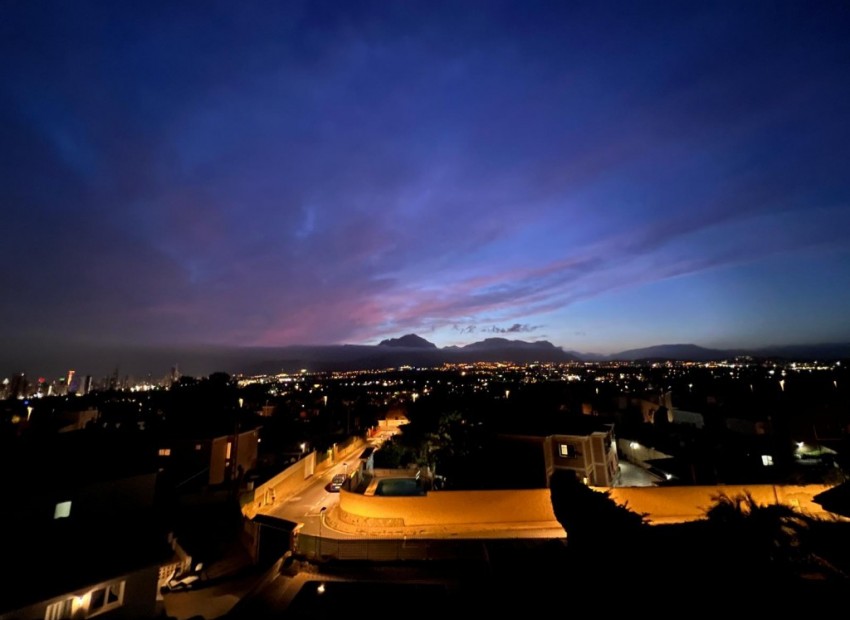 Resale - Villa - Benidorm - Benidorm Centro