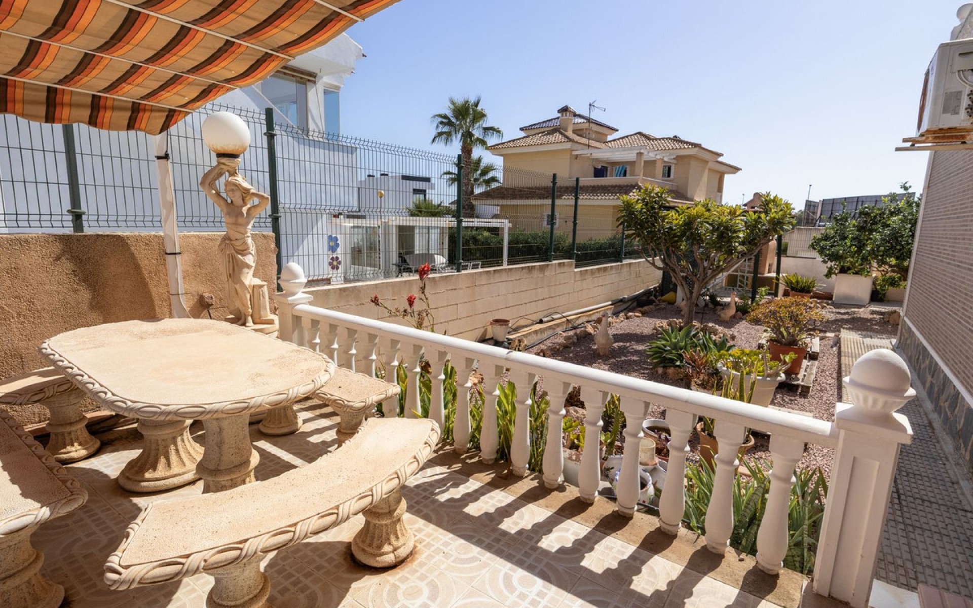 Resale - Villa - Cabo Roig - La Regia