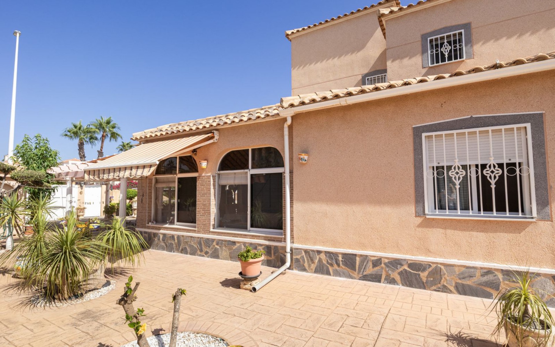 Resale - Villa - Cabo Roig - La Regia