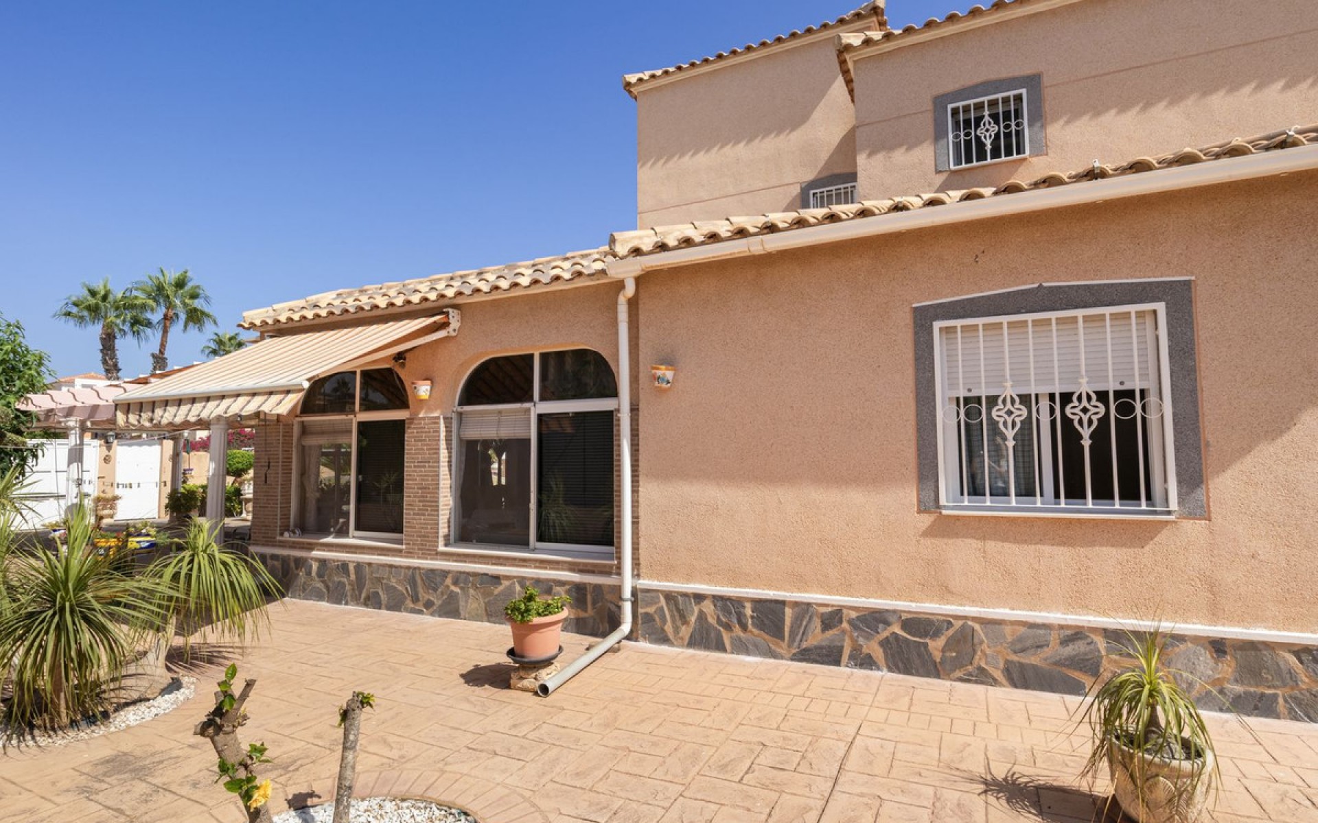 Resale - Villa - Cabo Roig - La Regia