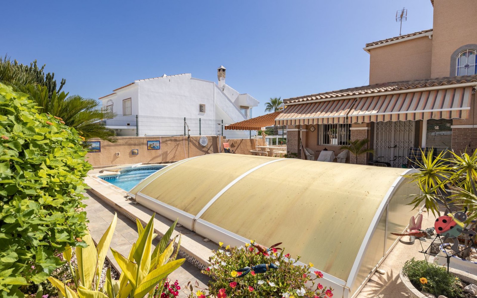 Resale - Villa - Cabo Roig - La Regia
