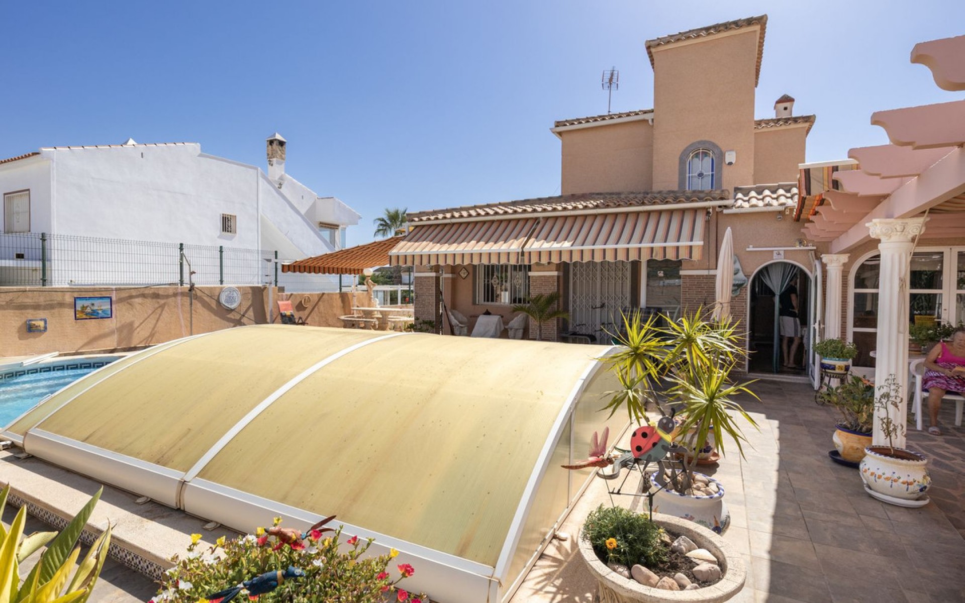 Resale - Villa - Cabo Roig - La Regia
