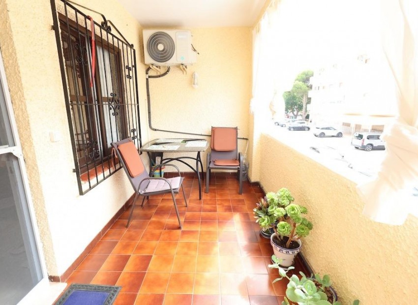 Resale - Villa - Cabo Roig - La Regia