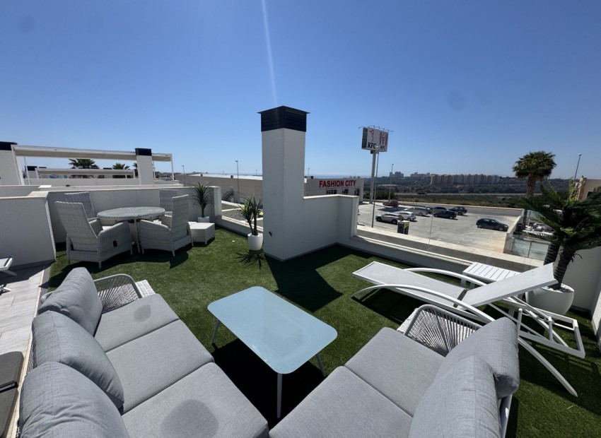 Resale - Villa - Cabo Roig