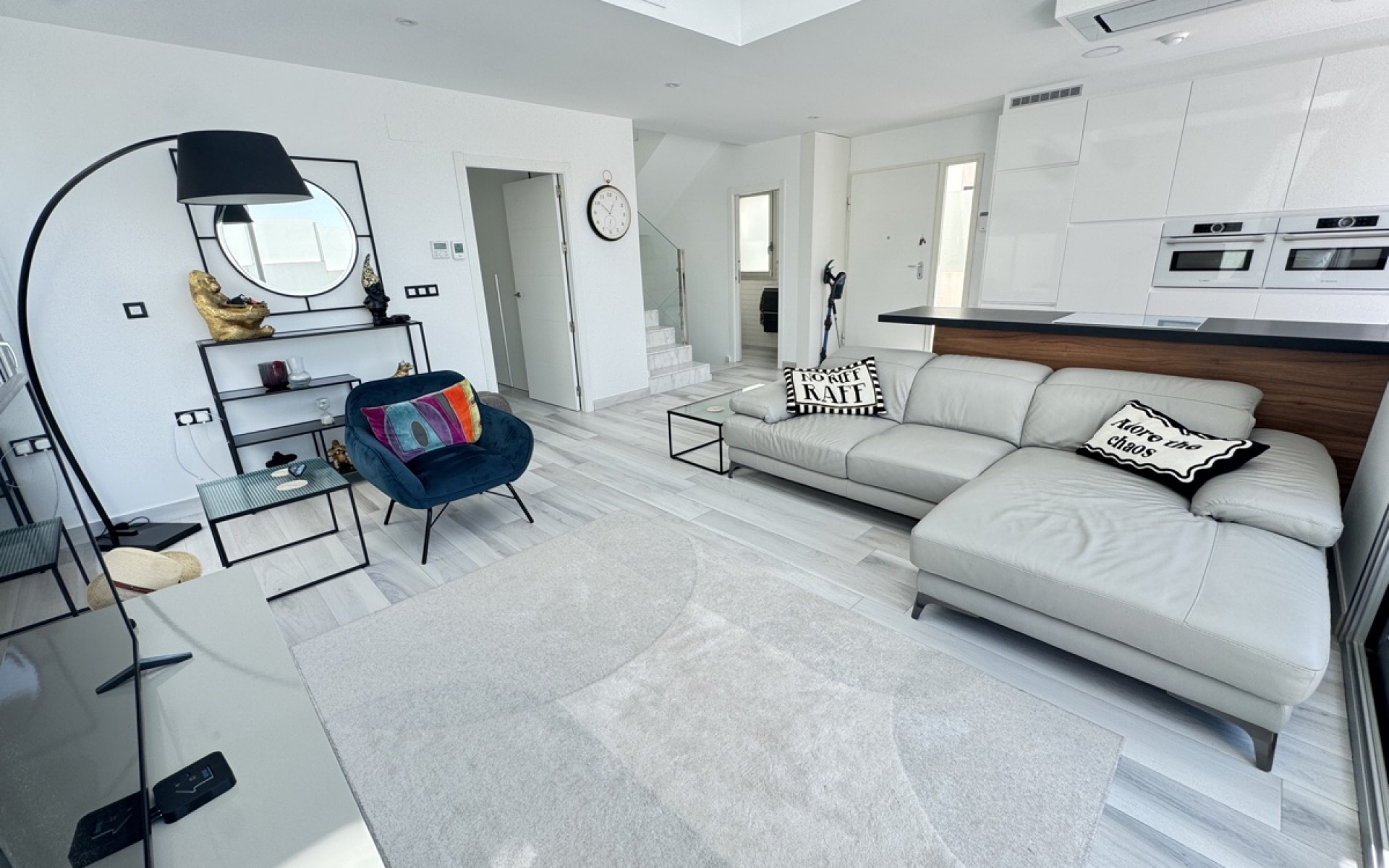 Resale - Villa - Cabo Roig