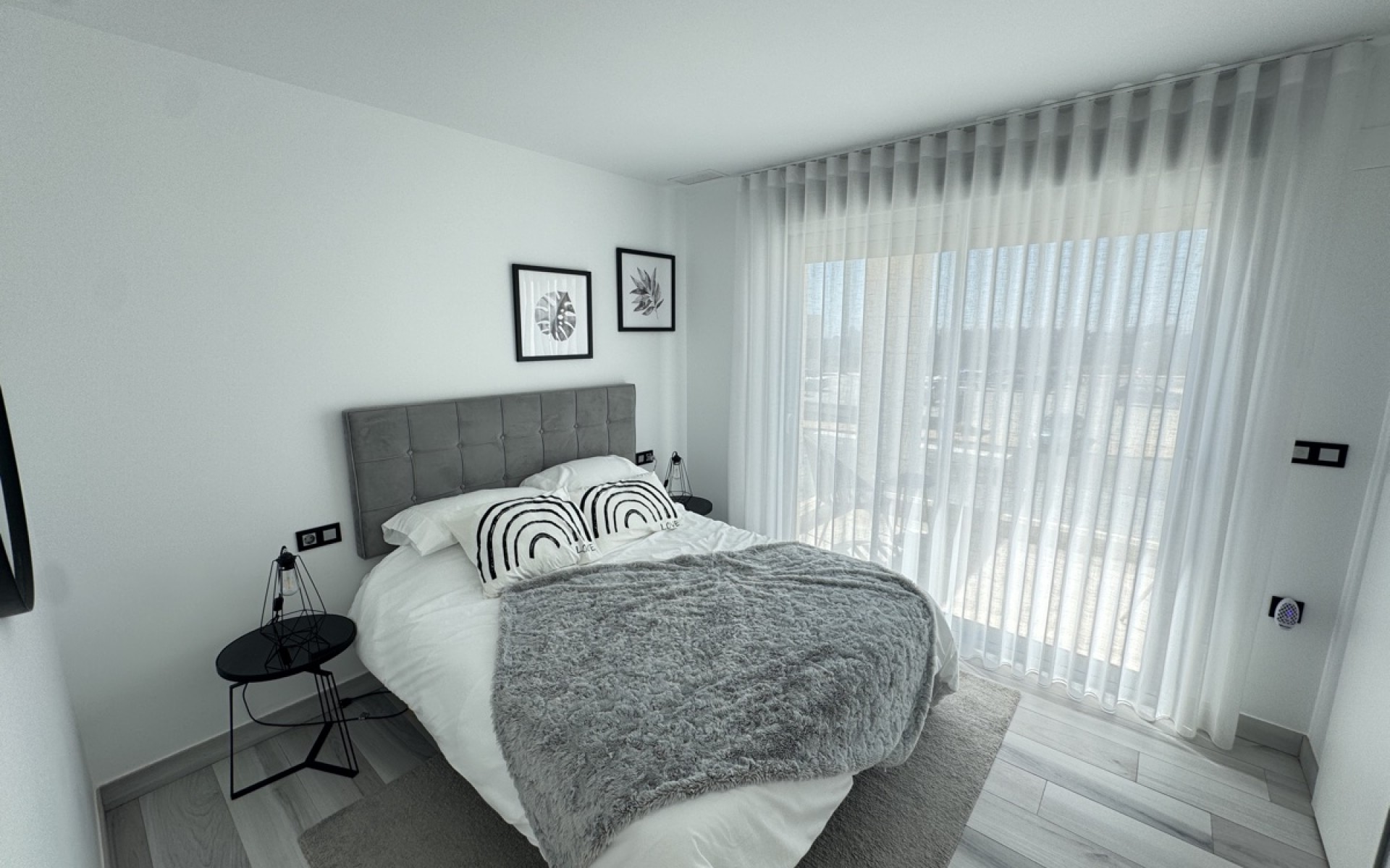 Resale - Villa - Cabo Roig