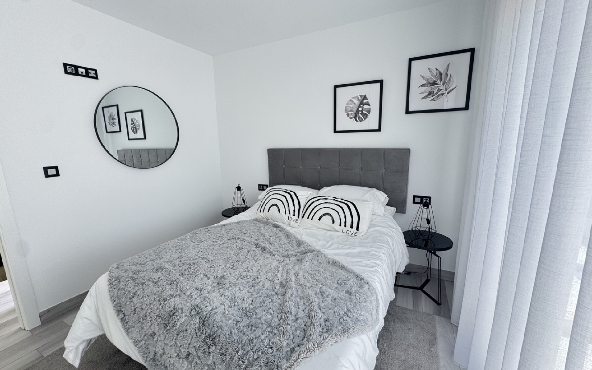 Resale - Villa - Cabo Roig