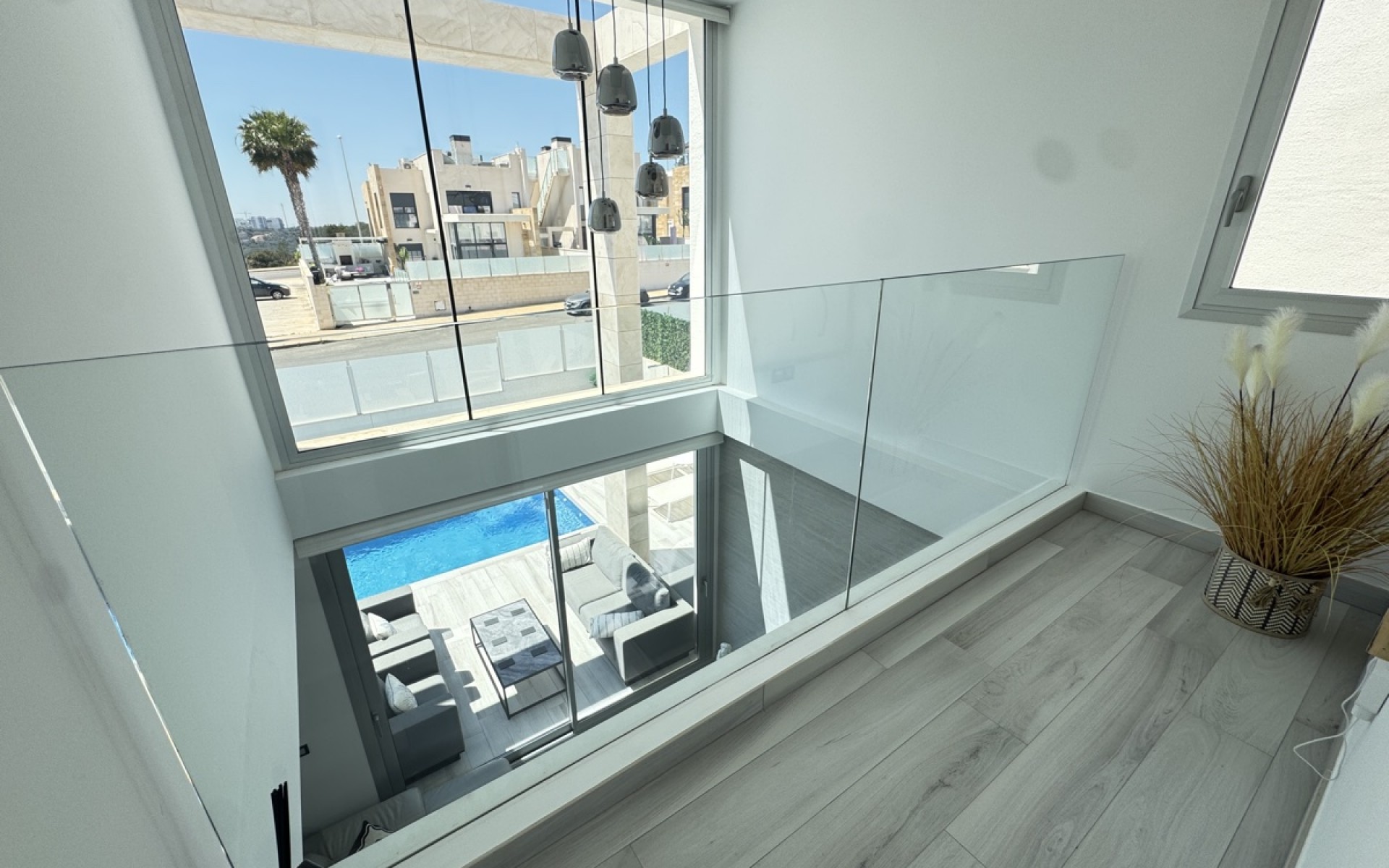 Resale - Villa - Cabo Roig