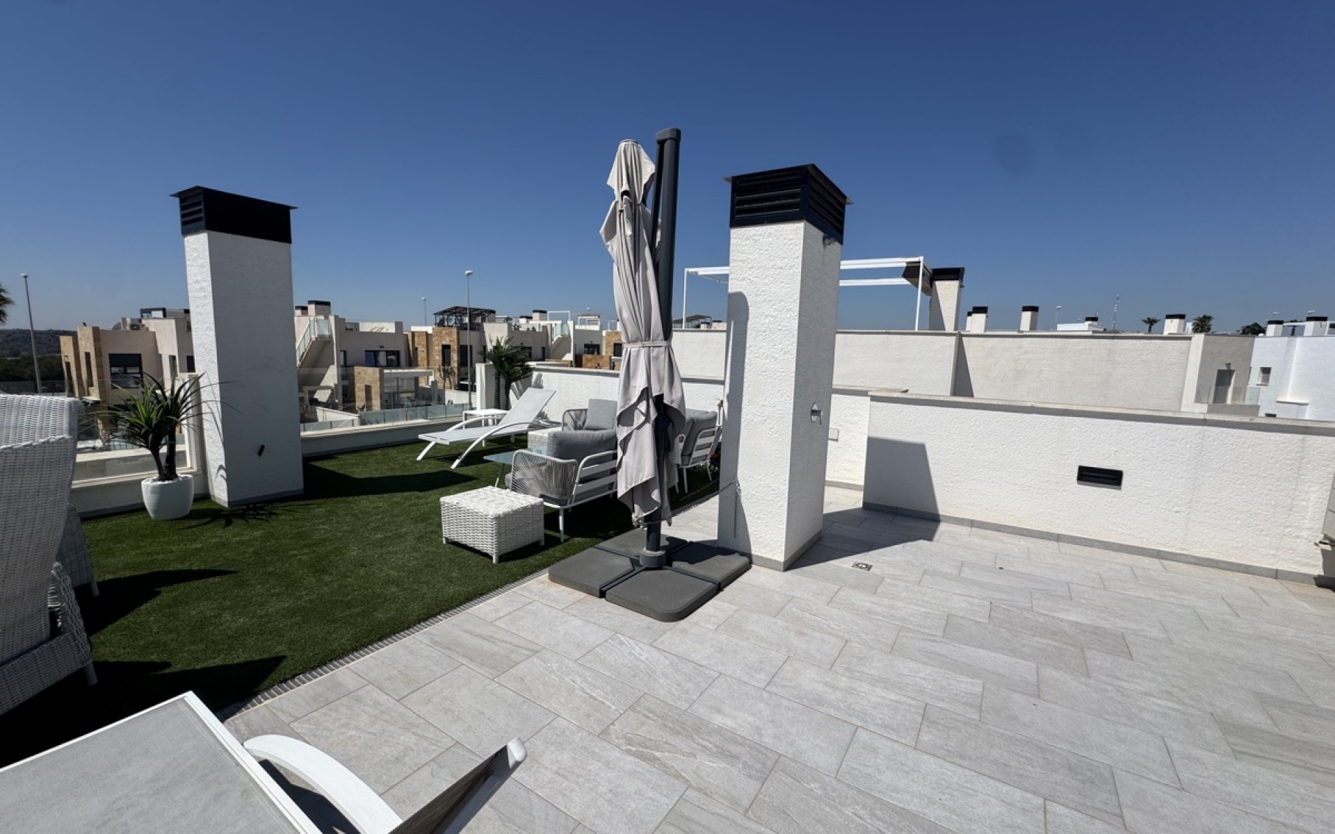 Resale - Villa - Cabo Roig