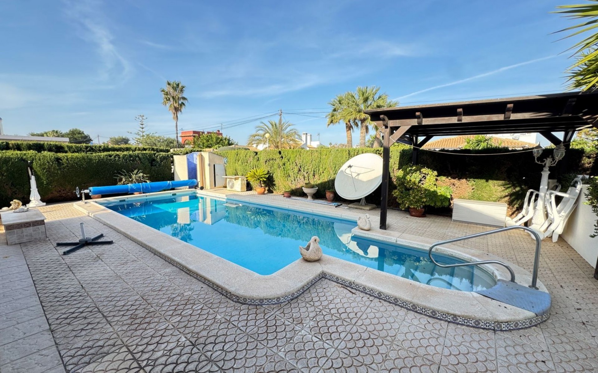 Resale - Villa - Cabo Roig