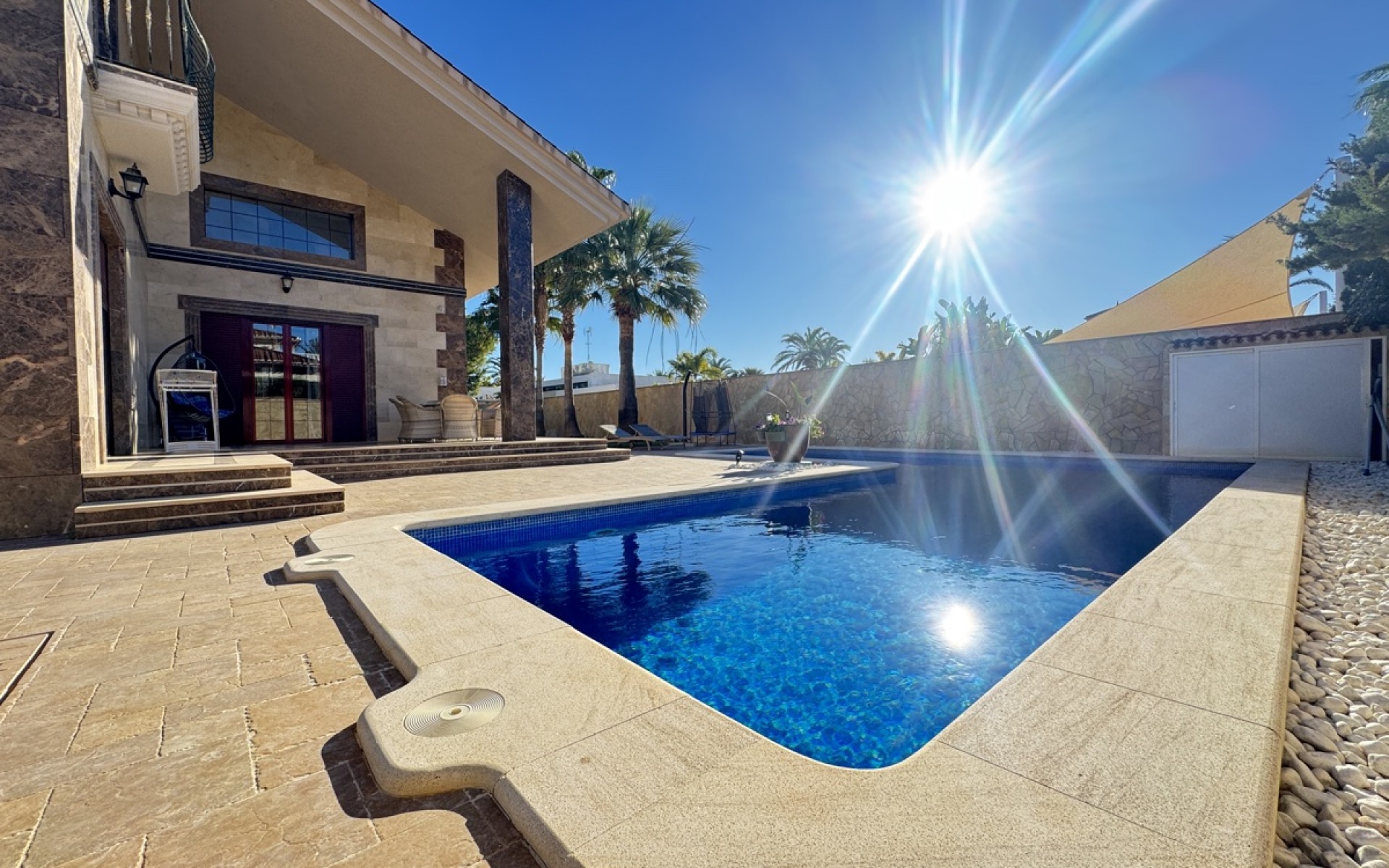 Resale - Villa - Cabo Roig