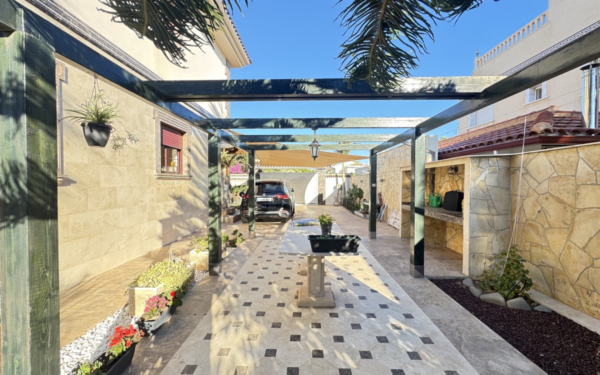 Resale - Villa - Cabo Roig