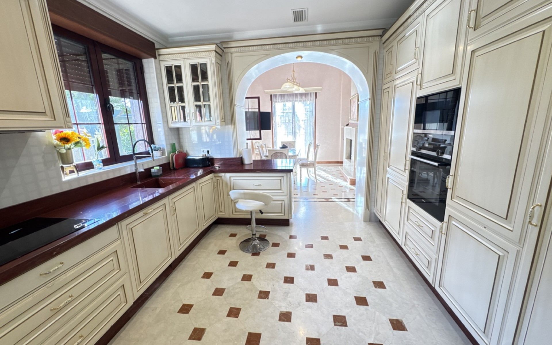 Resale - Villa - Cabo Roig