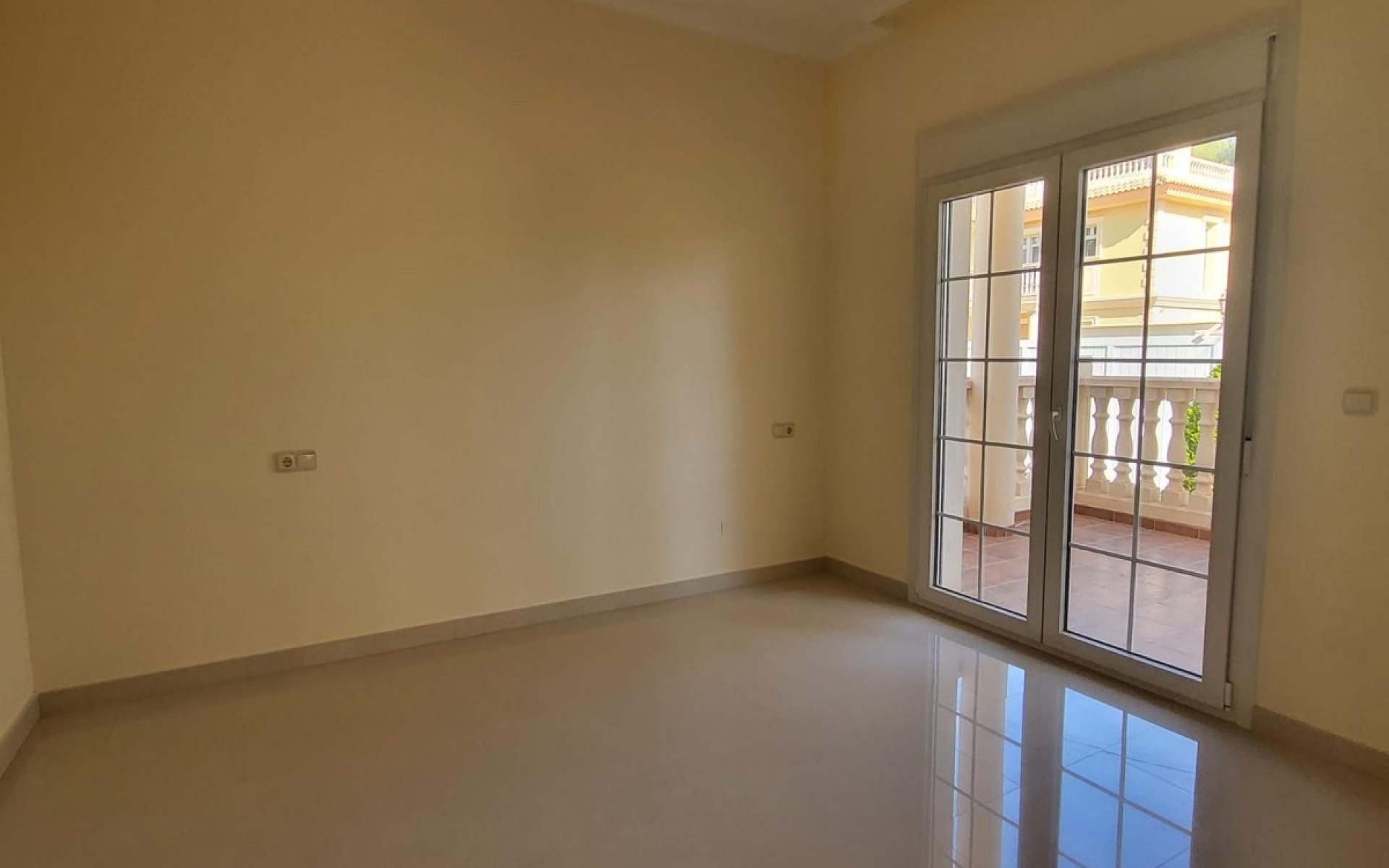 Resale - Villa - Cabo Roig