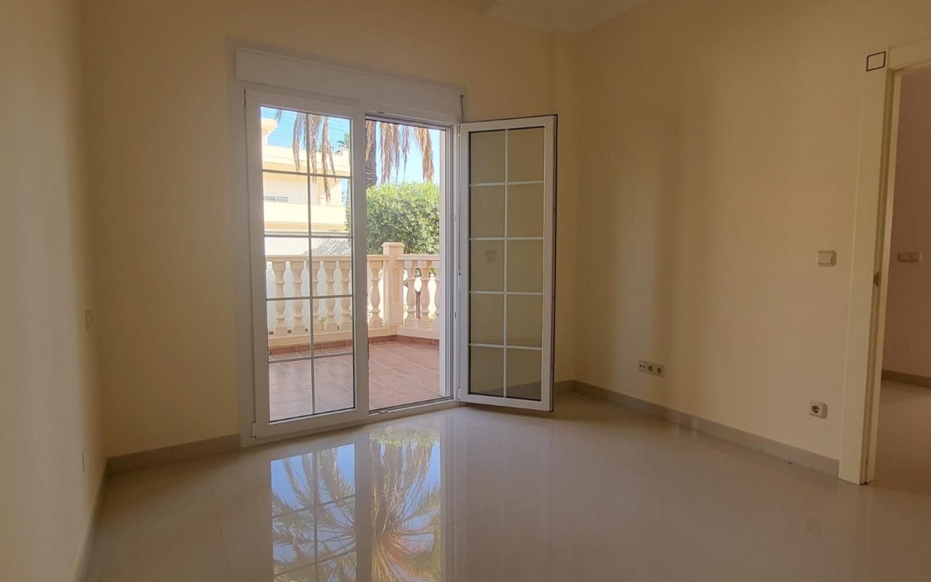 Resale - Villa - Cabo Roig