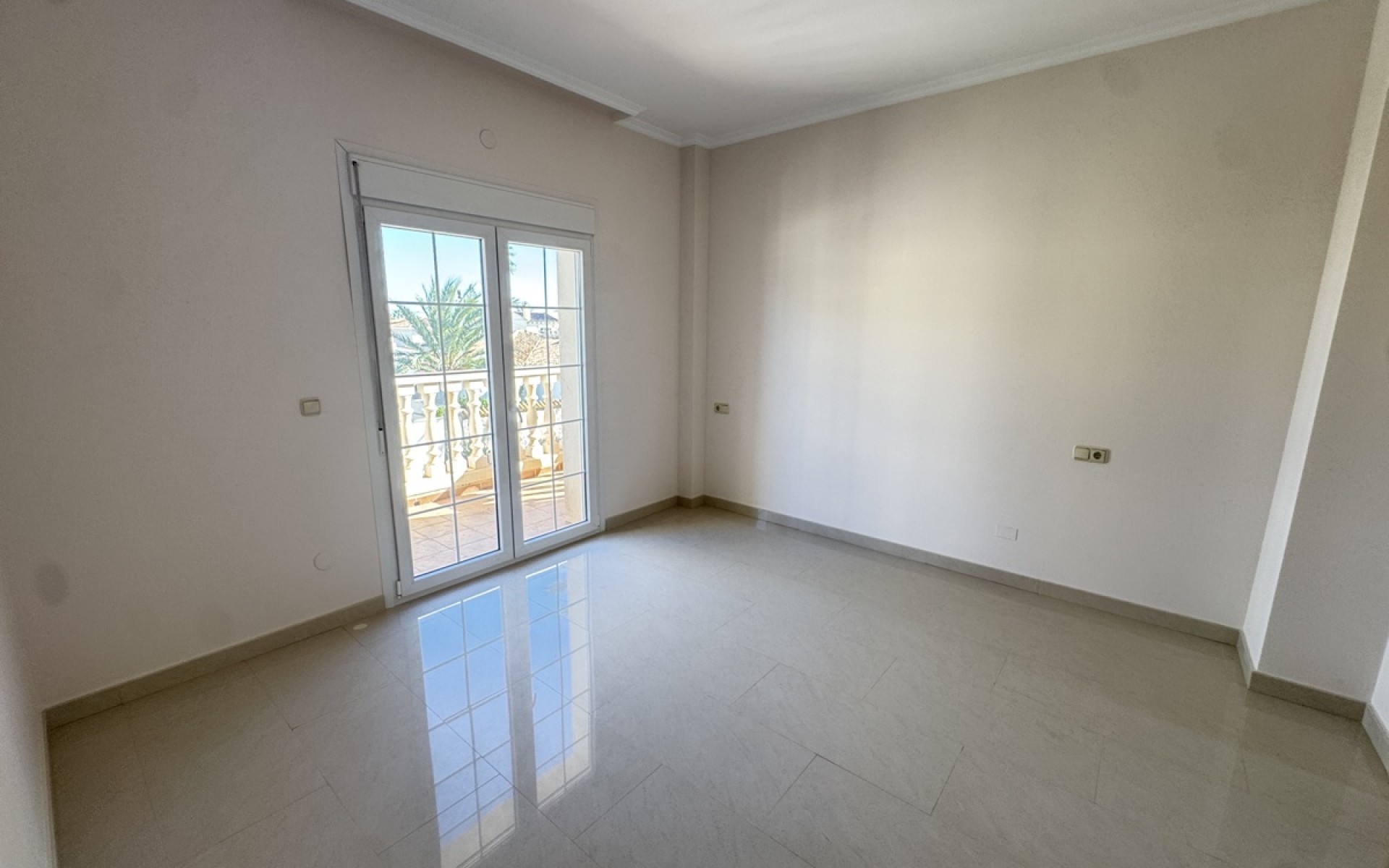 Resale - Villa - Cabo Roig