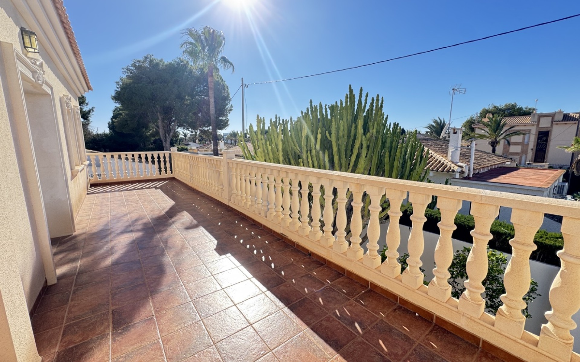 Resale - Villa - Cabo Roig