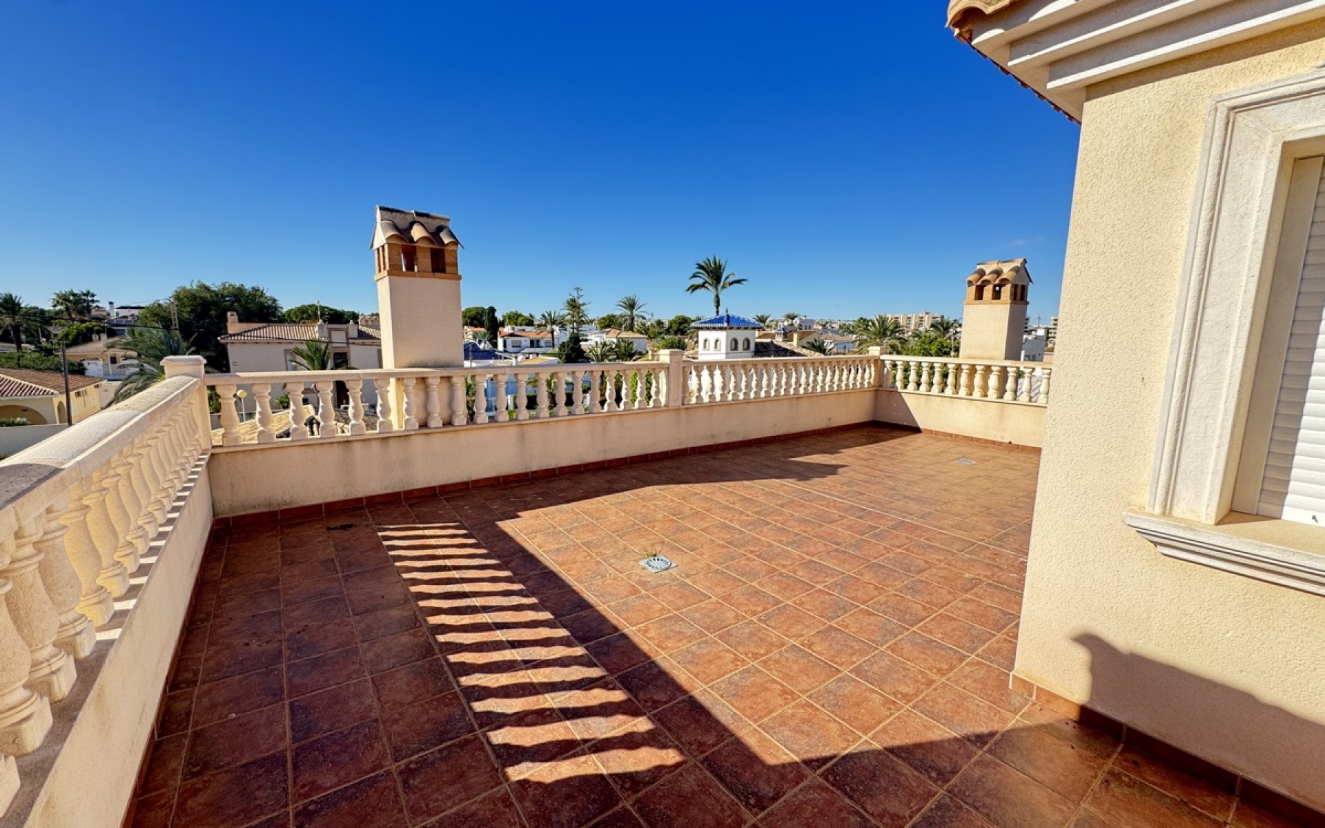 Resale - Villa - Cabo Roig