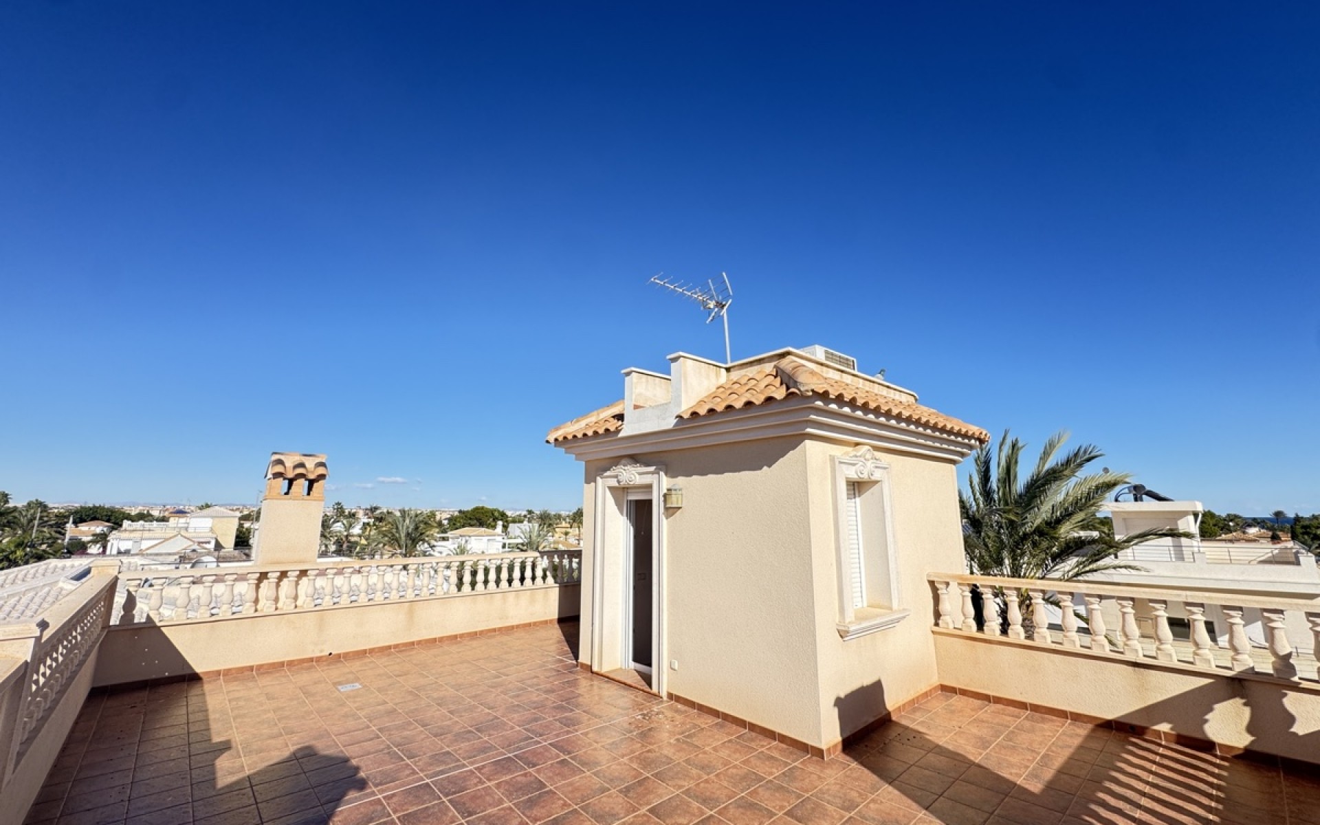 Resale - Villa - Cabo Roig