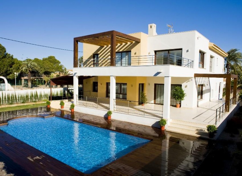 Resale - Villa - Cabo Roig