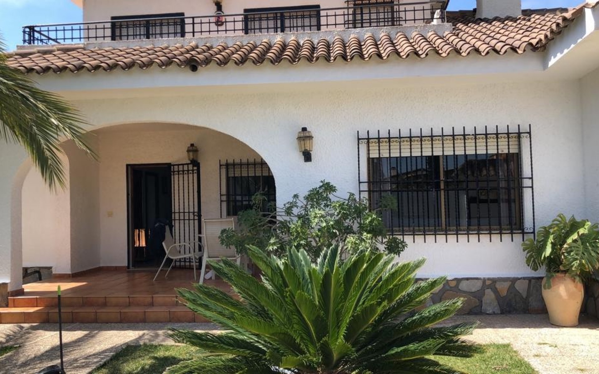 Resale - Villa - Cabo Roig
