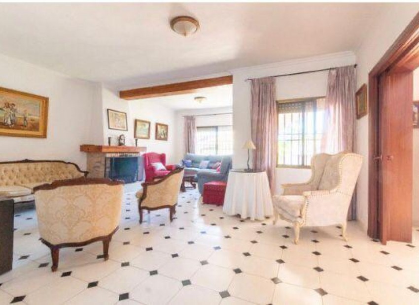 Resale - Villa - Cabo Roig