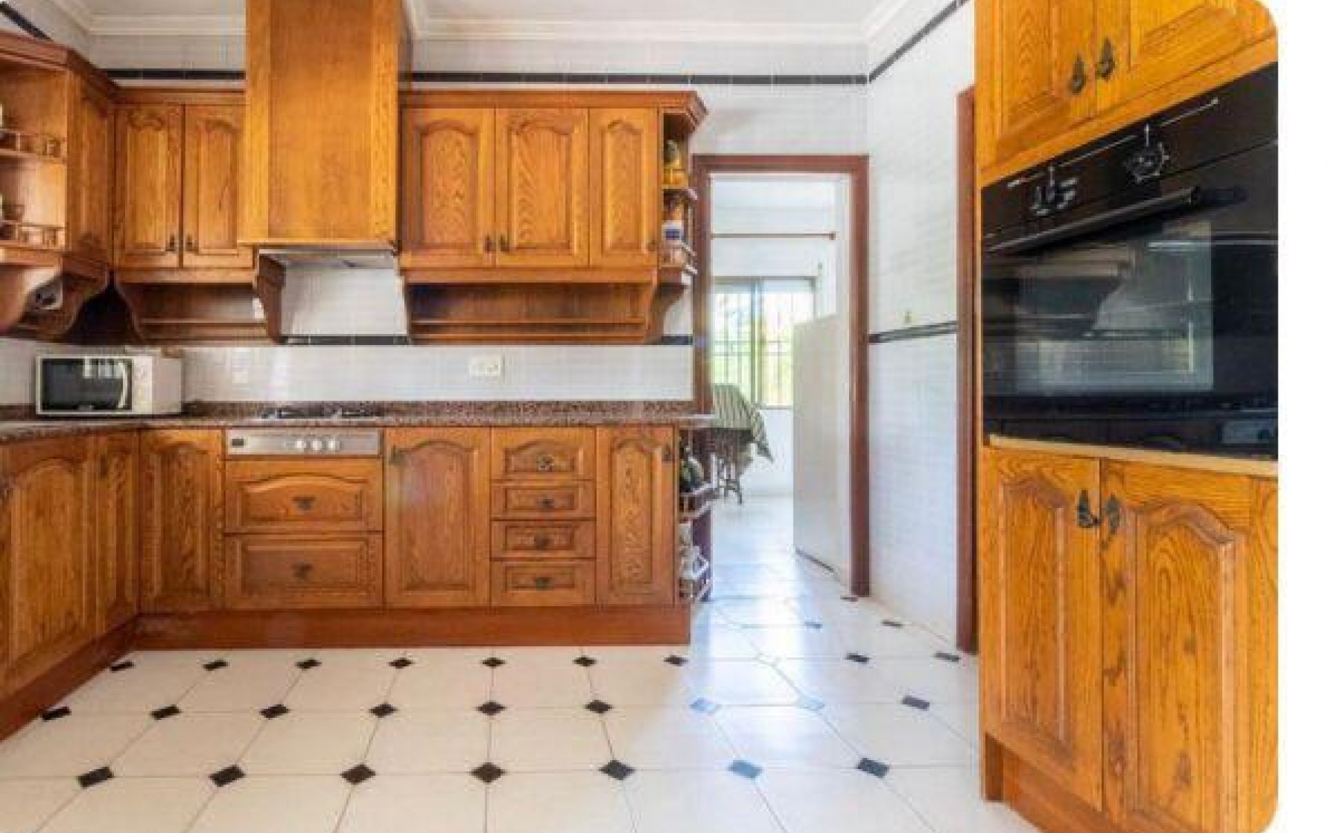 Resale - Villa - Cabo Roig