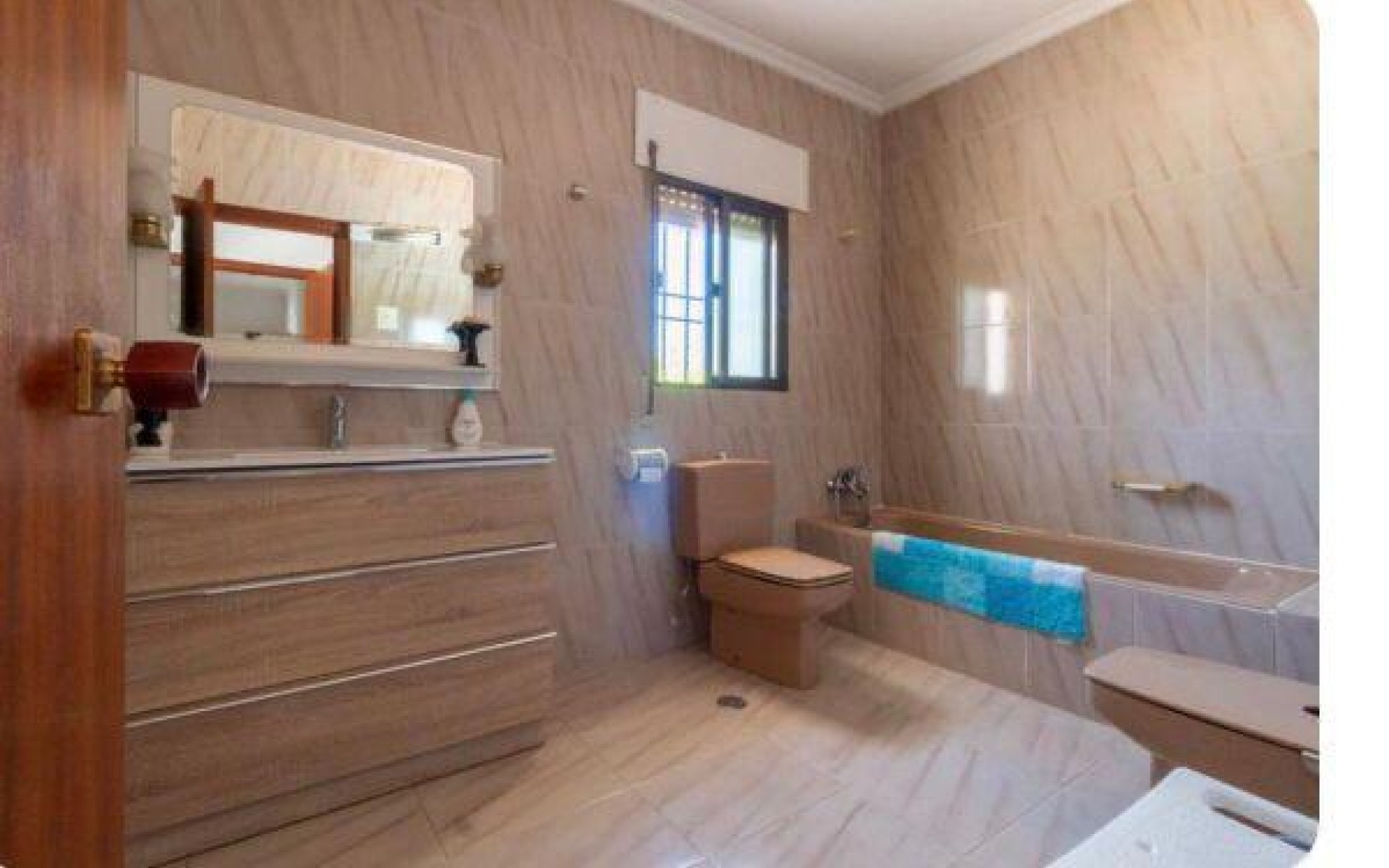 Resale - Villa - Cabo Roig